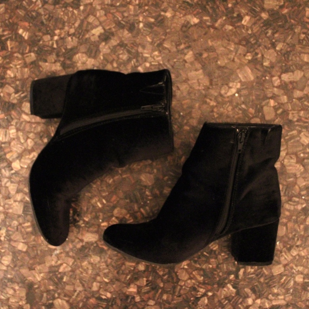 Velvet boots